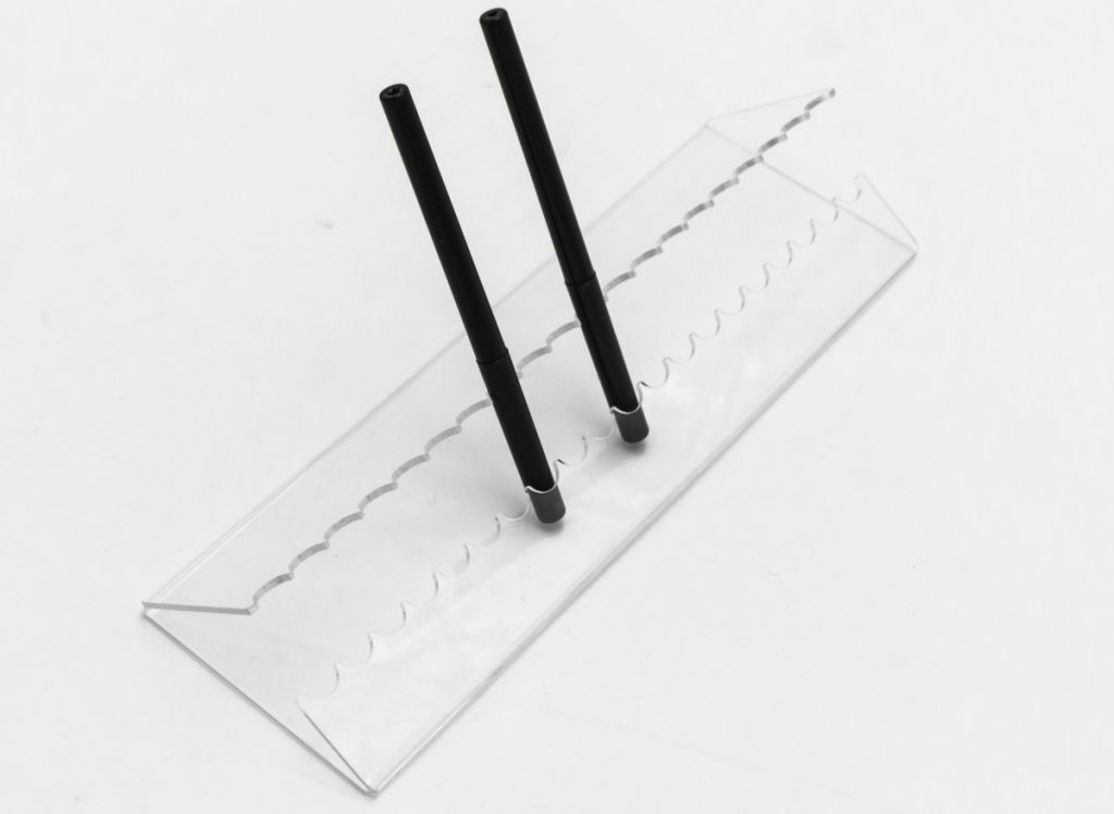 Подставки для выкладки разных видов товаров